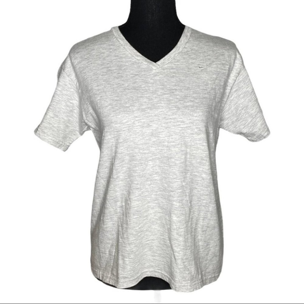 Nike T-shirt Light Gray Women's Size Medium 8/10 - Picture 1 of 6